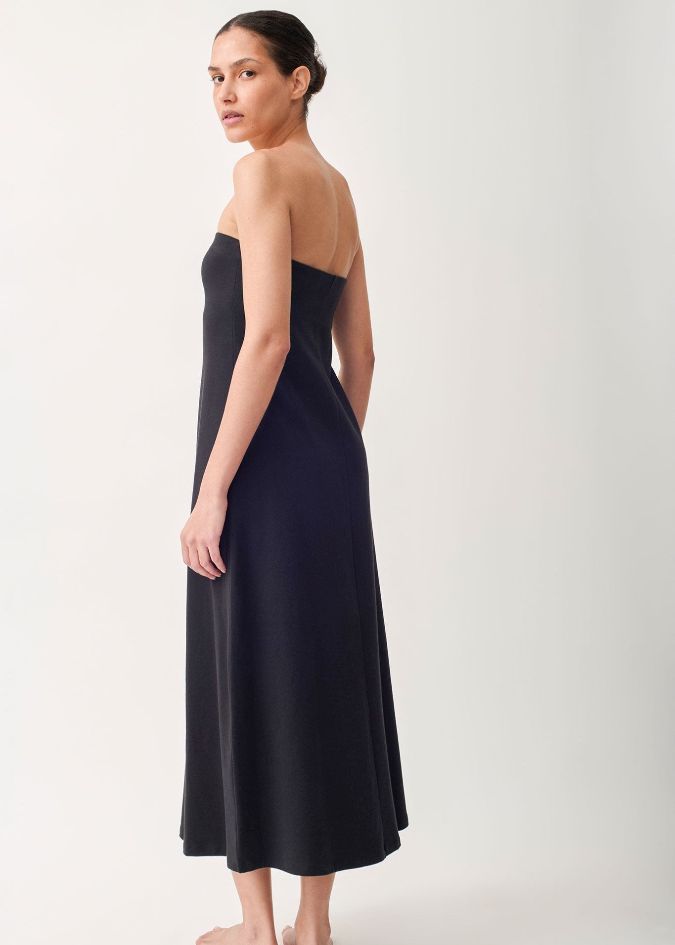 strapless tube dress Taylor Maxi Dress, in Black Luxe Satin, Size: Medium | Show Me Your Mumu This black strapless maxi is silky smooth and hugs in all the right places Taylor Tube Dress ~ Hot